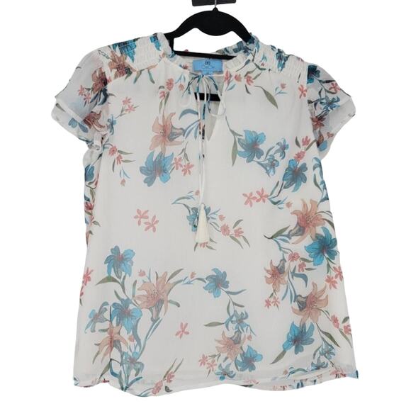 CeCe Expressive Lillies Split Neck Short Sleeve Floral Soft Ecru Top Size XS - Picture 2 of 5